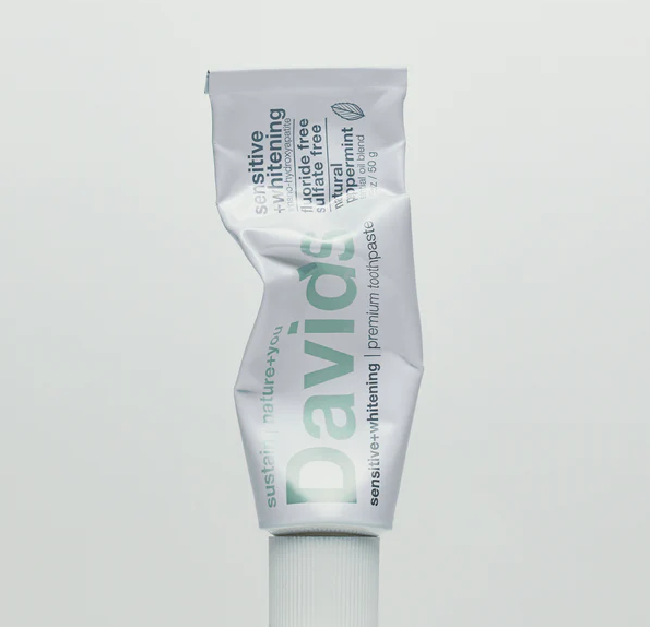 Davids Travel size premium toothpaste | sensitive + whitening | nano-hydroxyapatite | peppermint